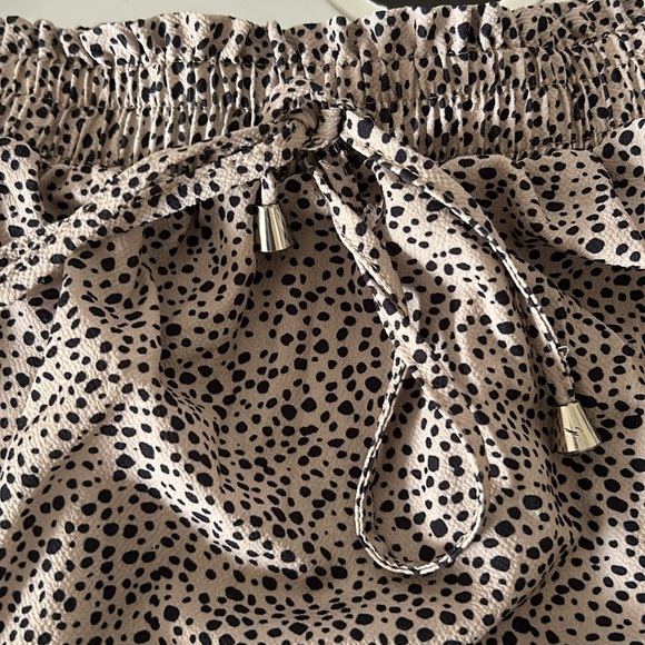 Spotted print mini skirt - Picture 2 of 7